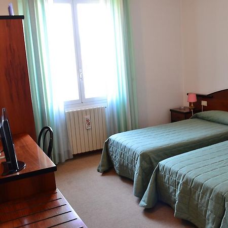 Albergo Elena Pianoro Exterior foto