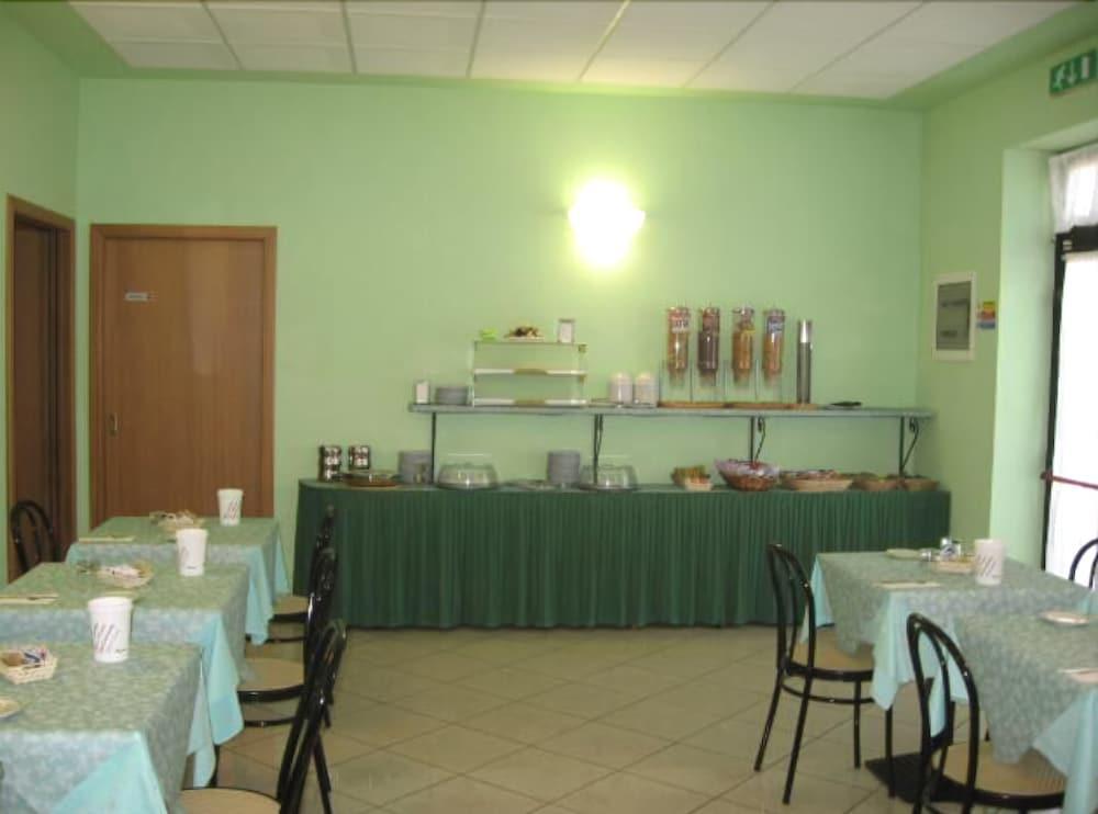 Albergo Elena Pianoro Exterior foto